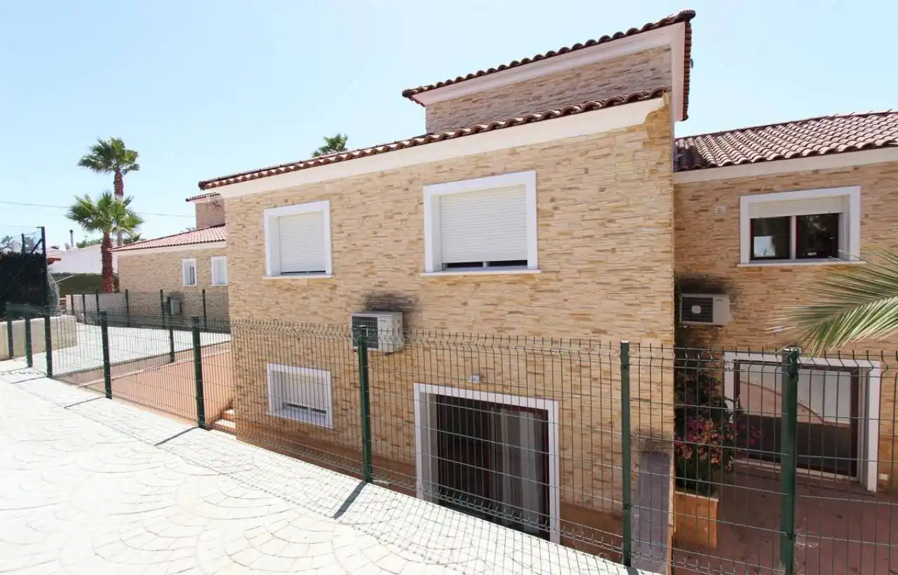 Villa con terrazza in vendita a Marisol Park - Ortembach - Los Almendros, imagen 13