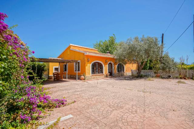 Casa-chalet en Venta en Partides comunes - Adsubia