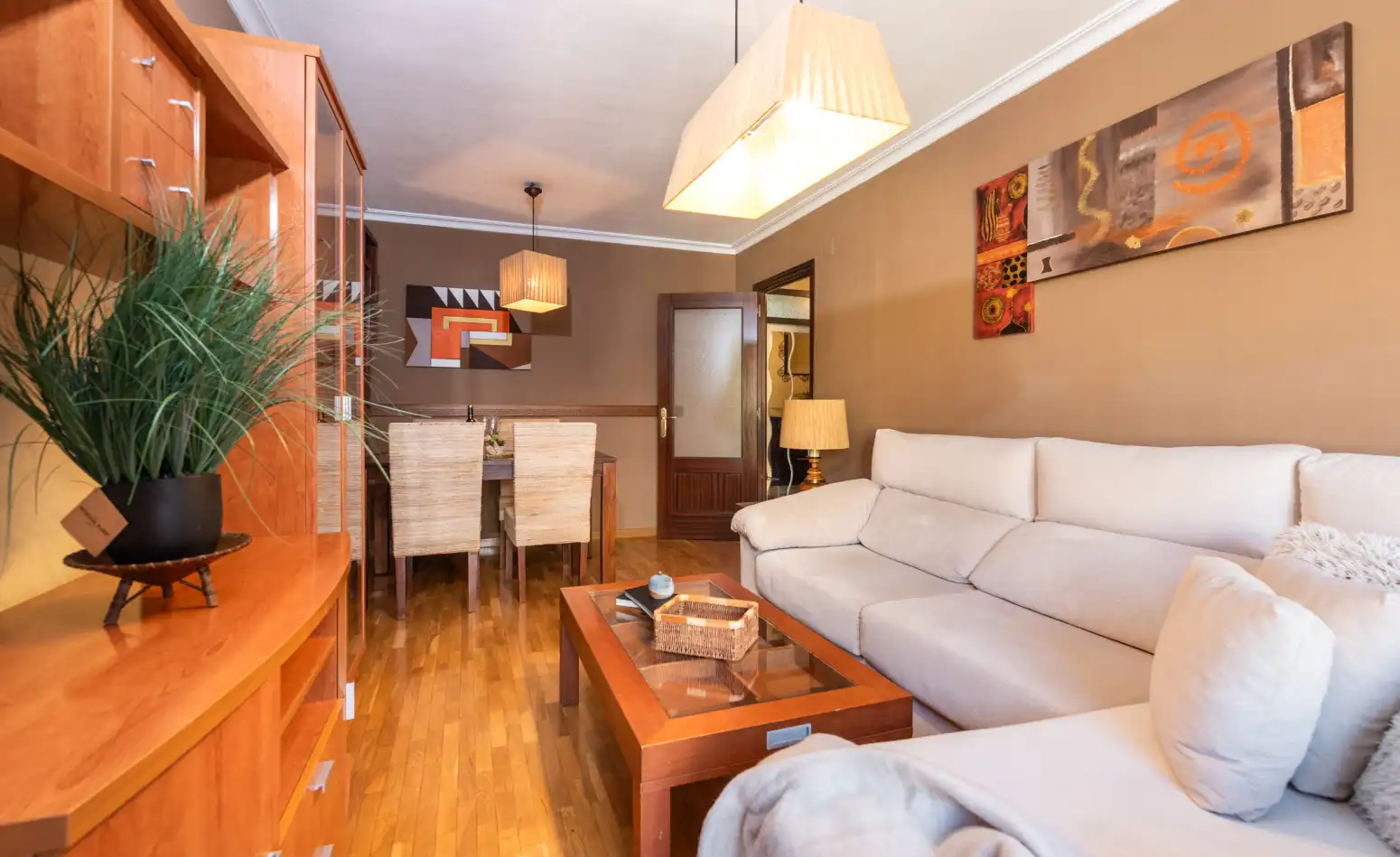 Sala de estar de Piso en venta en Oviedo  con Calefacción, Parquet y Trastero