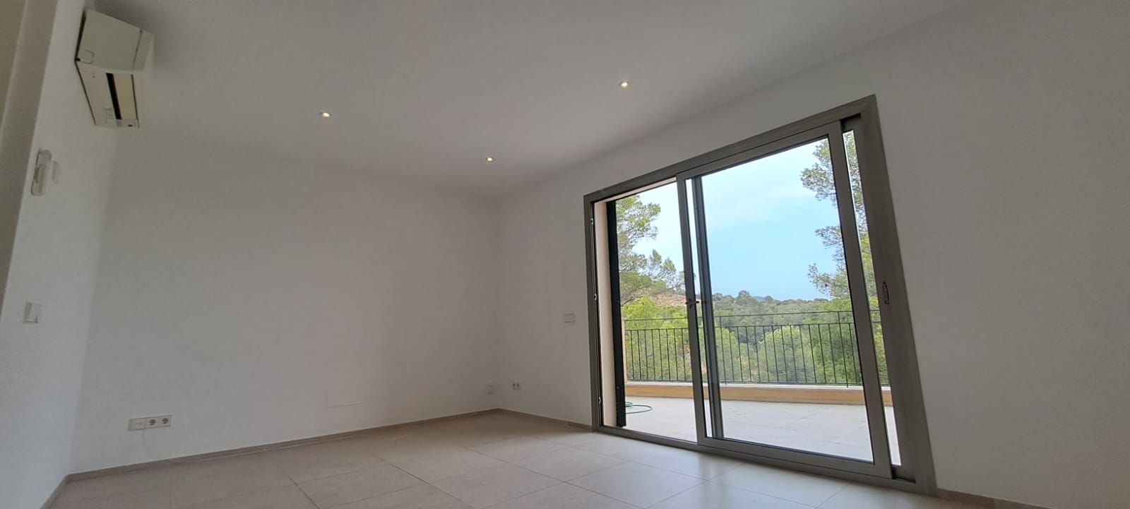 Habitación de Casa adosada de alquiler en  Palma de Mallorca con Aire acondicionado, Jardín privado y Terraza