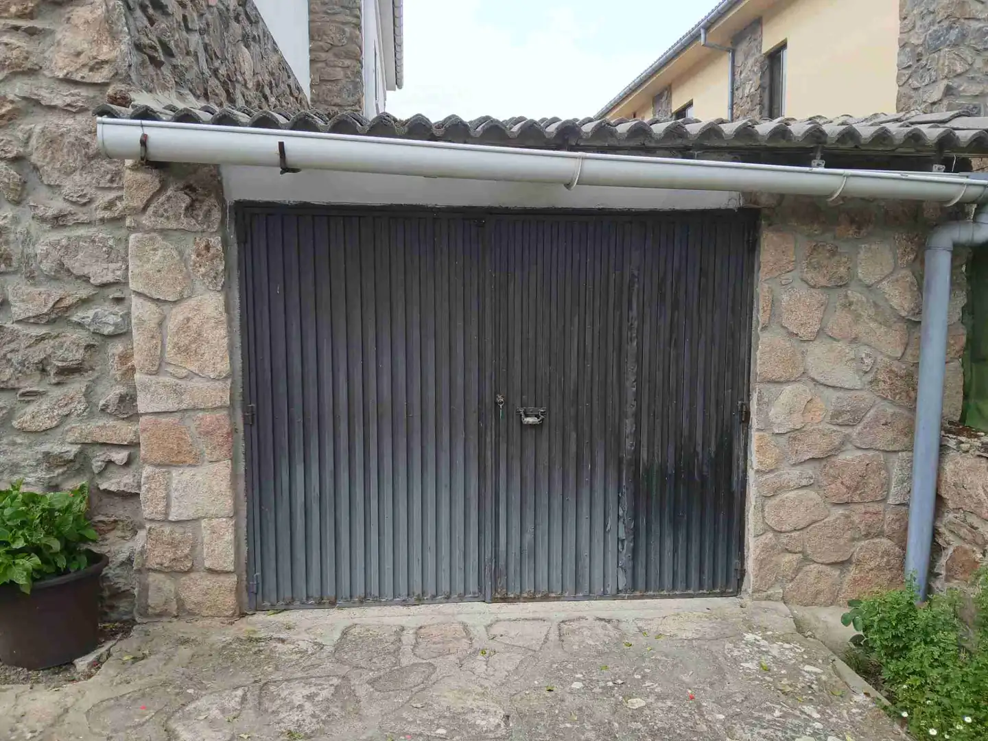 Aparcament de Casa o xalet en venda en Segovia amb Calefacció, Jardí privat i Terrassa