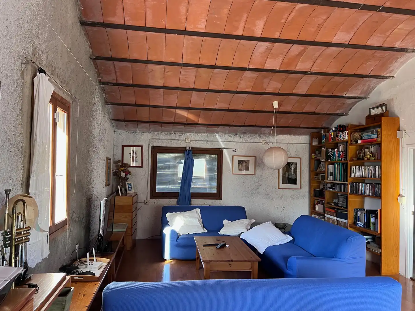 Sala d'estar de Finca rústica en venda en Mieres (Girona) amb Aire condicionat, Jardí privat i Parquet