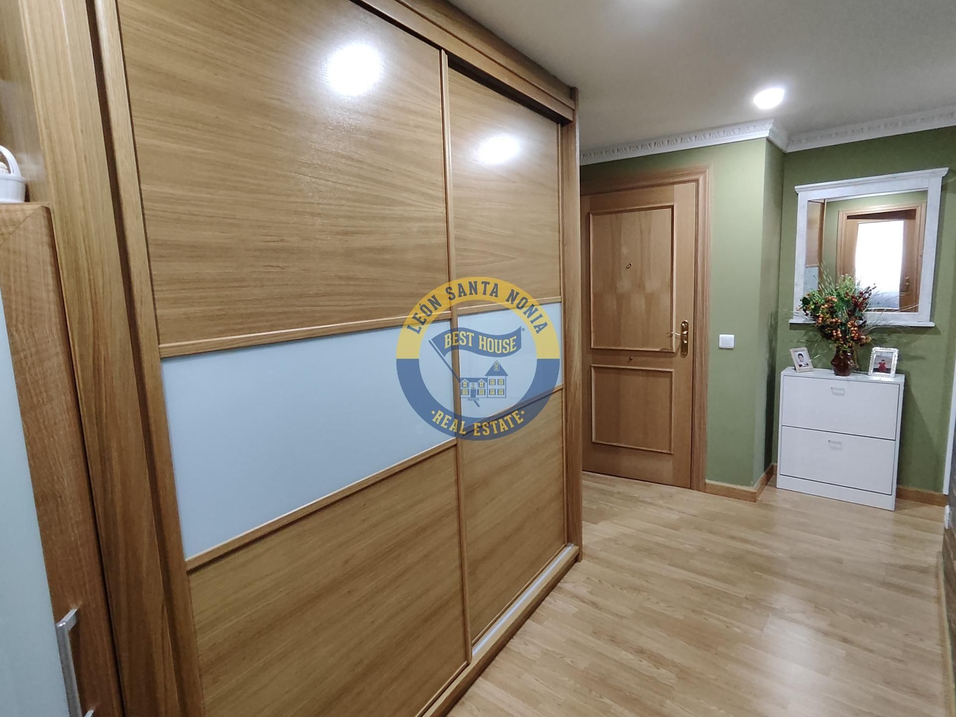 Dormitori de Apartament en venda en San Andrés del Rabanedo amb Calefacció i Traster