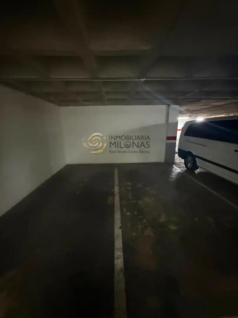 Aparcament de Dúplex en venda en Benidorm amb Aire condicionat, Calefacció i Jardí privat