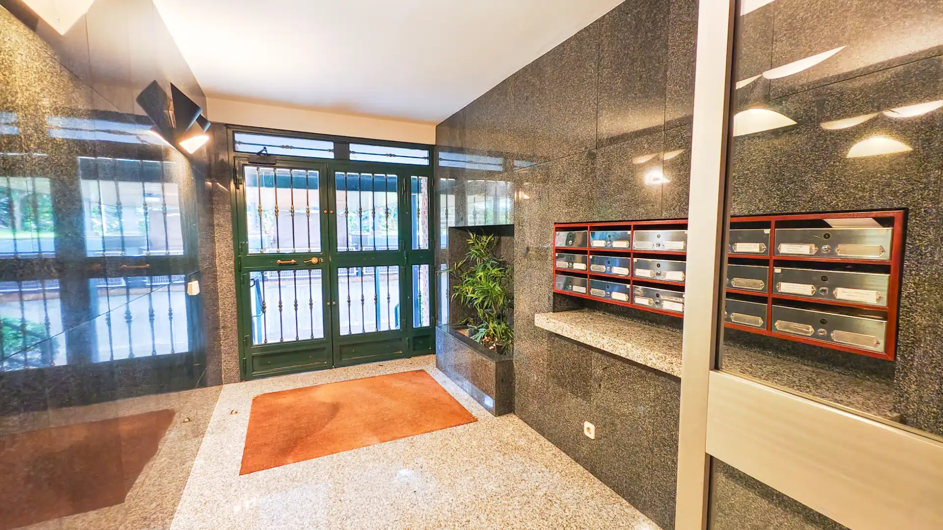 Piso en venta en Madrid con Aire acondicionado, Calefacción y Jardín privado