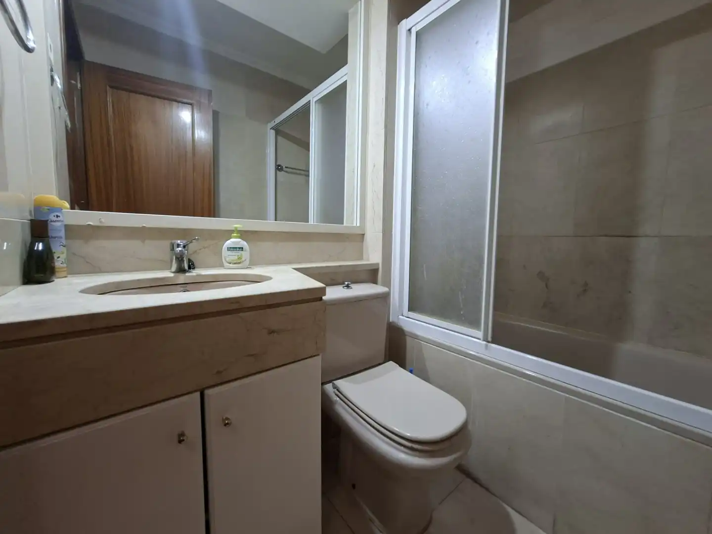 Bathroom of Flat for sale in Badalona  with Air Conditioner, Heating and Terrace
