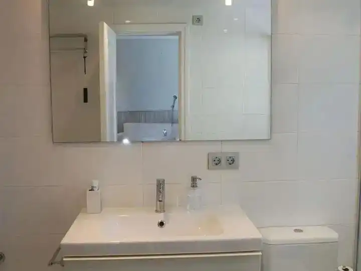 Baño de Casa adosada en venta en Marbella con Aire acondicionado, Jardín privado y Piscina