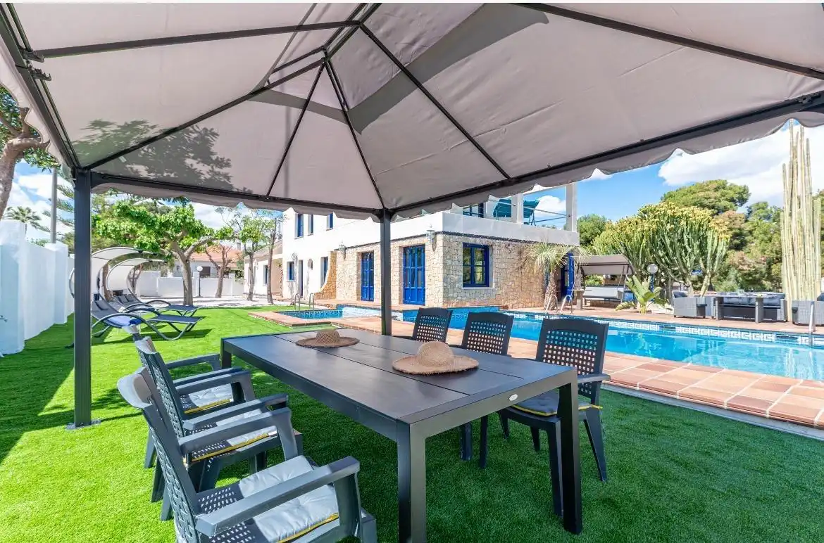 Terrassa de Casa o xalet en venda en Alicante / Alacant amb Jardí privat, Terrassa i Traster
