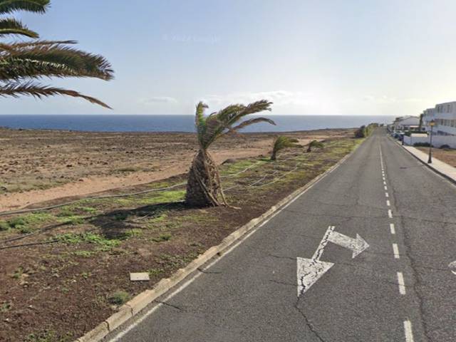 Terreno en Venta en Calle Tabajoste, 235 en Caleta de Fuste