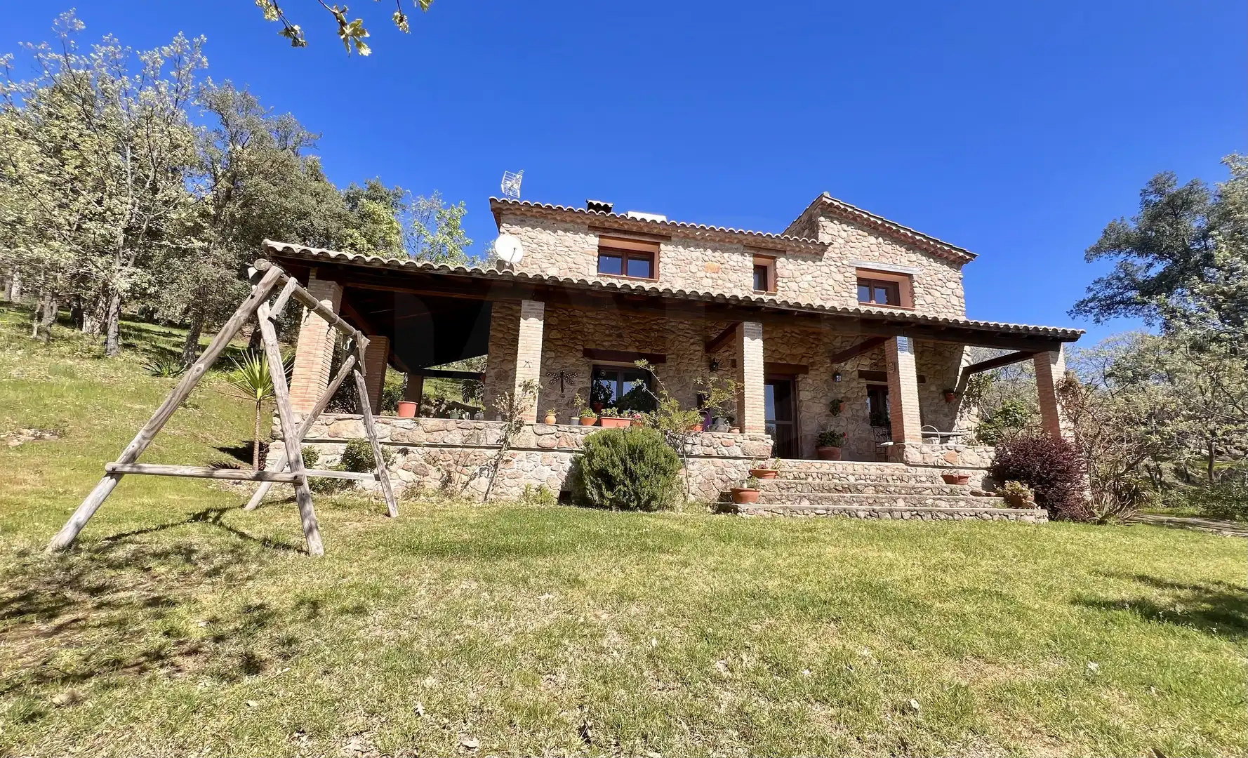 Vista exterior de Casa o chalet en venta en Perales del Puerto con Calefacción y Terraza