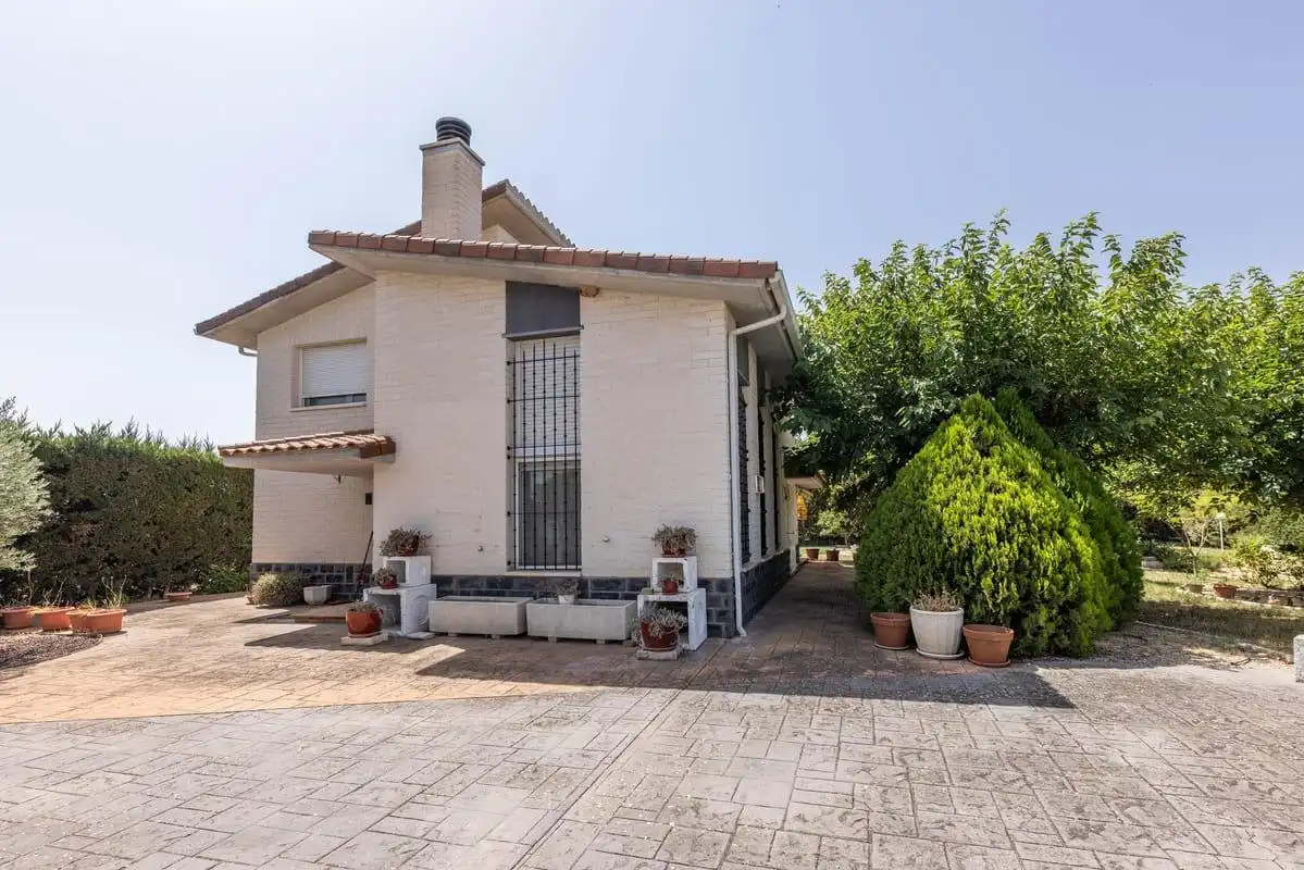 Vista exterior de Casa o xalet en venda en Calatayud amb Aire condicionat i Calefacció