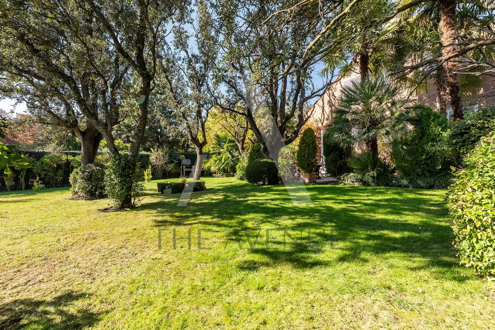 Jardí de Casa o xalet en venda en Las Rozas de Madrid amb Calefacció, Jardí privat i Parquet