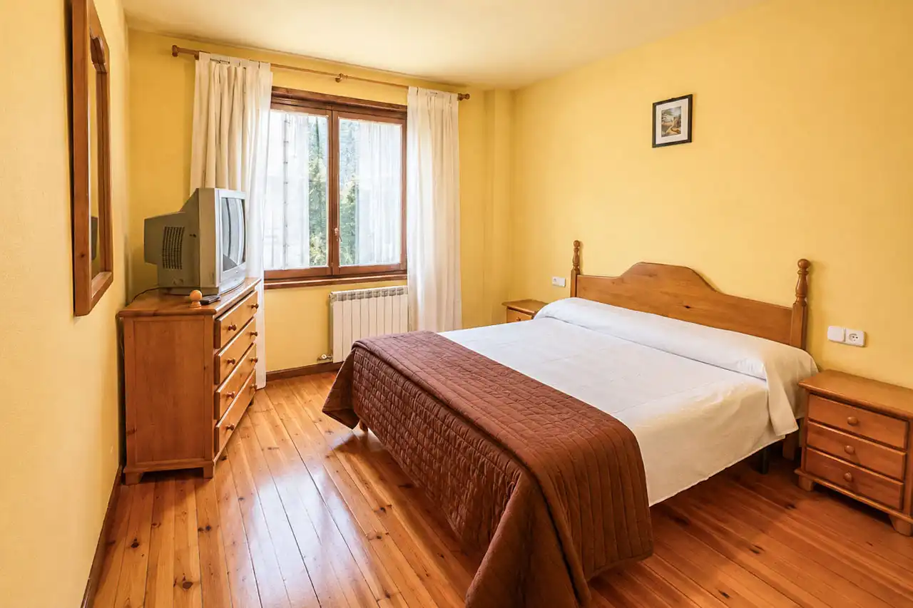 Habitación de Apartamento en venta en Vielha e Mijaran con Calefacción, Parquet y Amueblado
