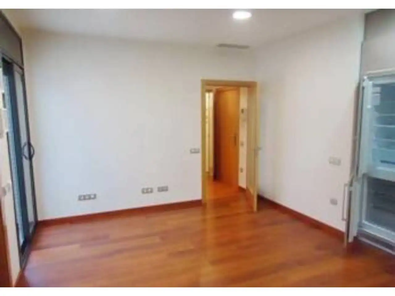 Bedroom of Flat for rent in Terrassa  with Air Conditioner, Parquet flooring and Terrace