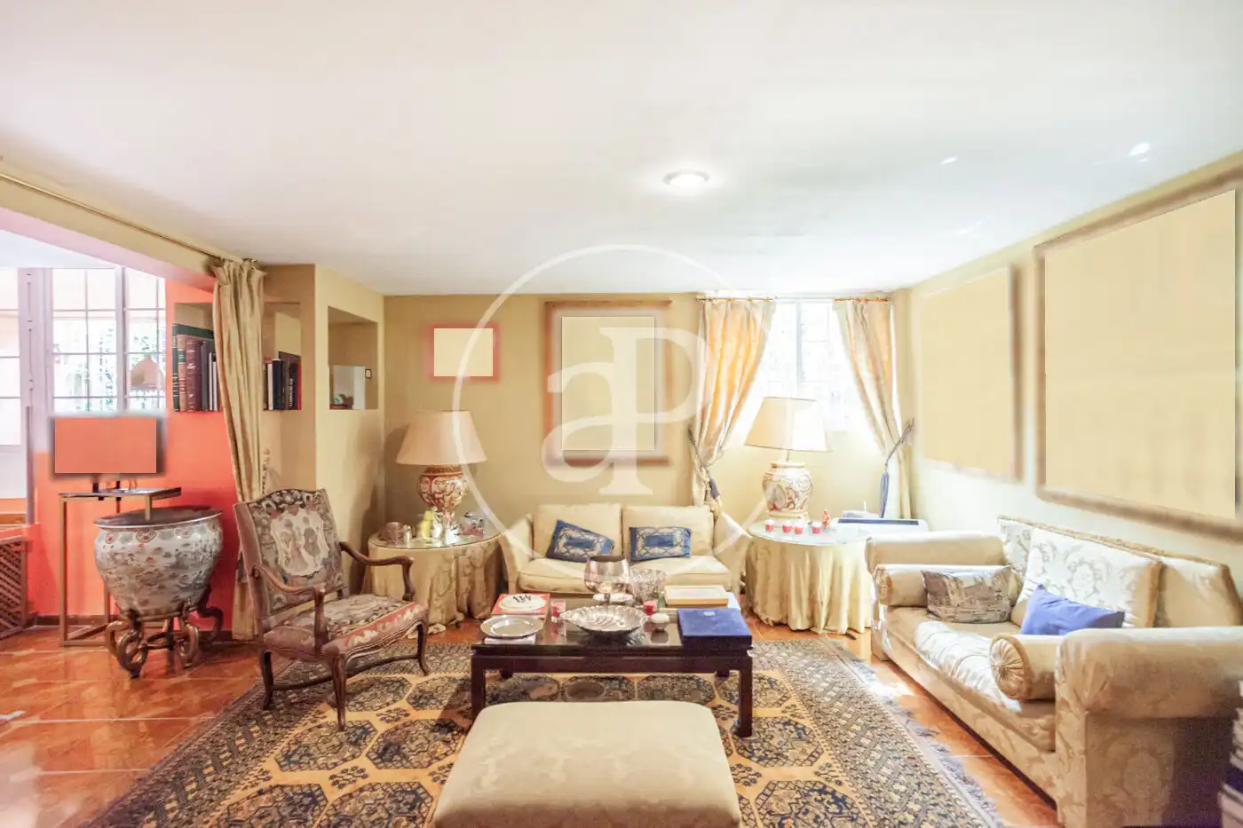 Sala d'estar de Casa adosada en venda en Madrid amb Aire condicionat, Calefacció i Jardí privat