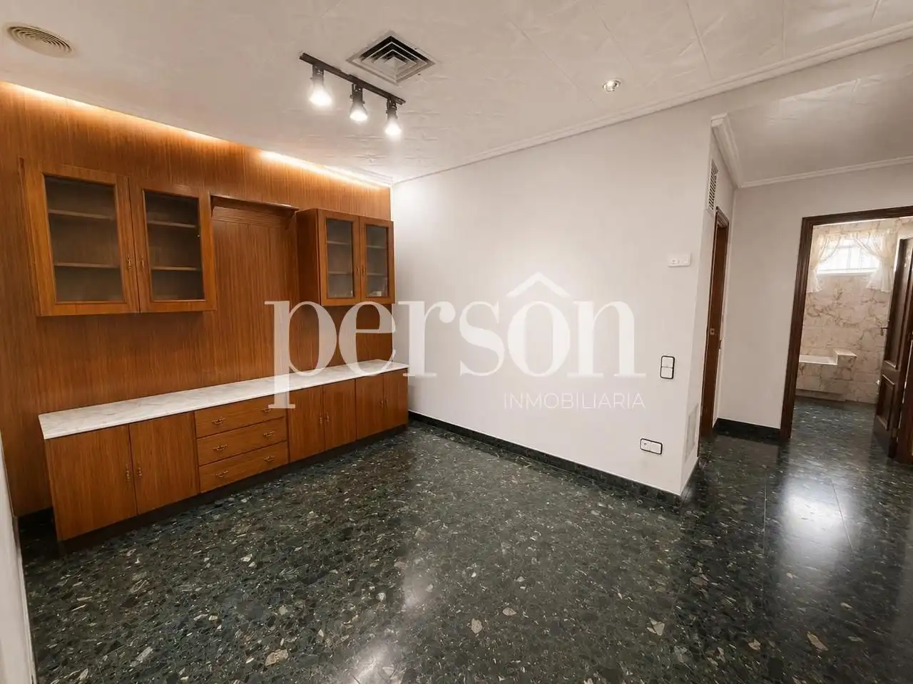 Piso en venta en Valencia con Aire acondicionado, Terraza y Amueblado