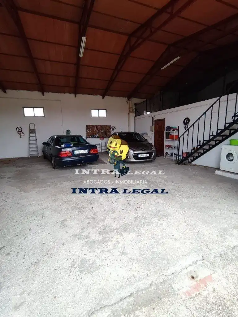Parking of Industrial buildings for sale in Larrodrigo