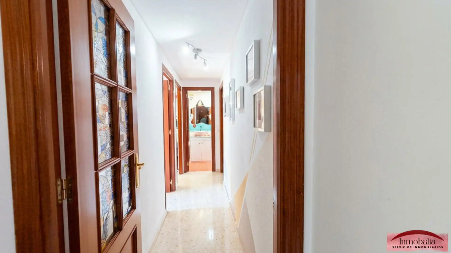 Wohnung zum Verkauf in Sevilla mit Klimaanlage und Terrasse