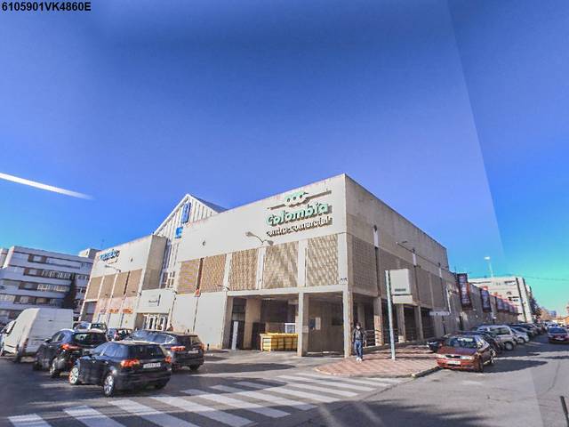 Local comercial en Venta en Avenida de Bucaramanga, 2 en Pinar del Rey