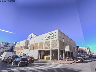 Local comercial en venda a Avenida de Bucaramanga 2