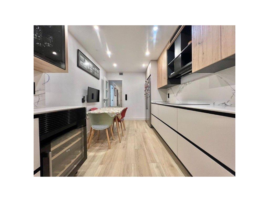 Kitchen of Single-family semi-detached for sale in Dos Hermanas  with Terrace and Balcony