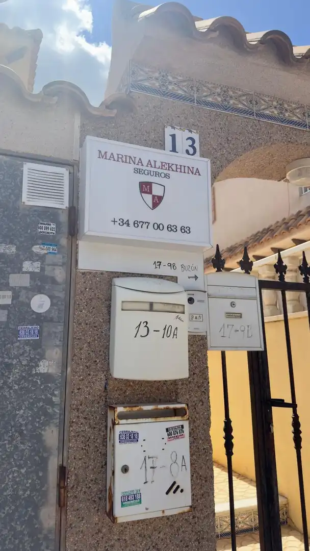 Aparcament de Casa adosada en venda en Torrevieja