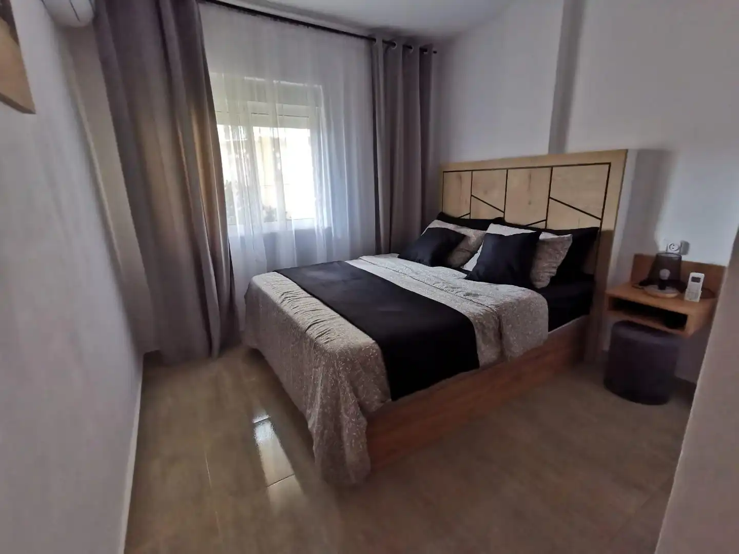 Habitación de Apartamento en venta en Torrevieja con Aire acondicionado, Terraza y Amueblado