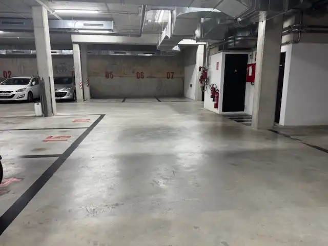 Parkplatz von Garage zum Verkauf in Barcelona mit Alarm