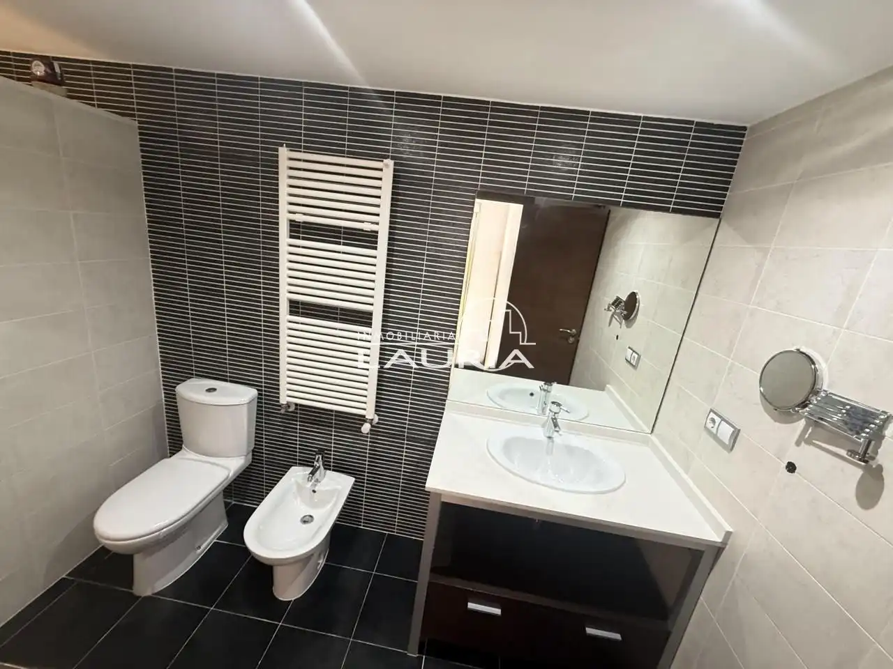 Bathroom of Flat for sale in Burjassot  with Air Conditioner, Heating and Private garden