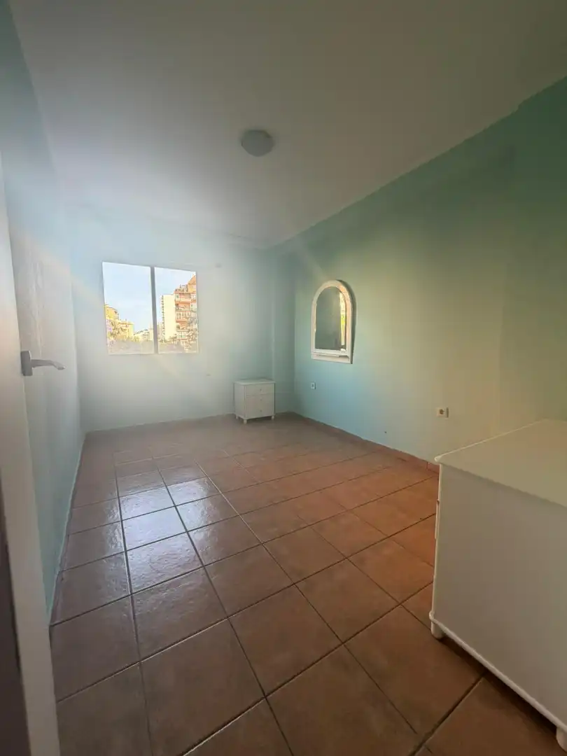 Habitación de Piso en venta en Torremolinos con Aire acondicionado y Terraza