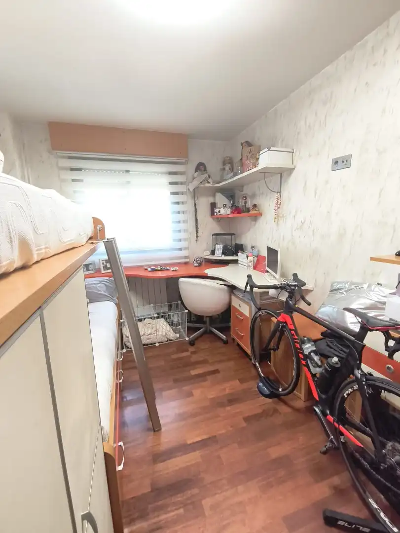 Bedroom of Flat for sale in Madrid  with Air Conditioner, Heating and Storage room