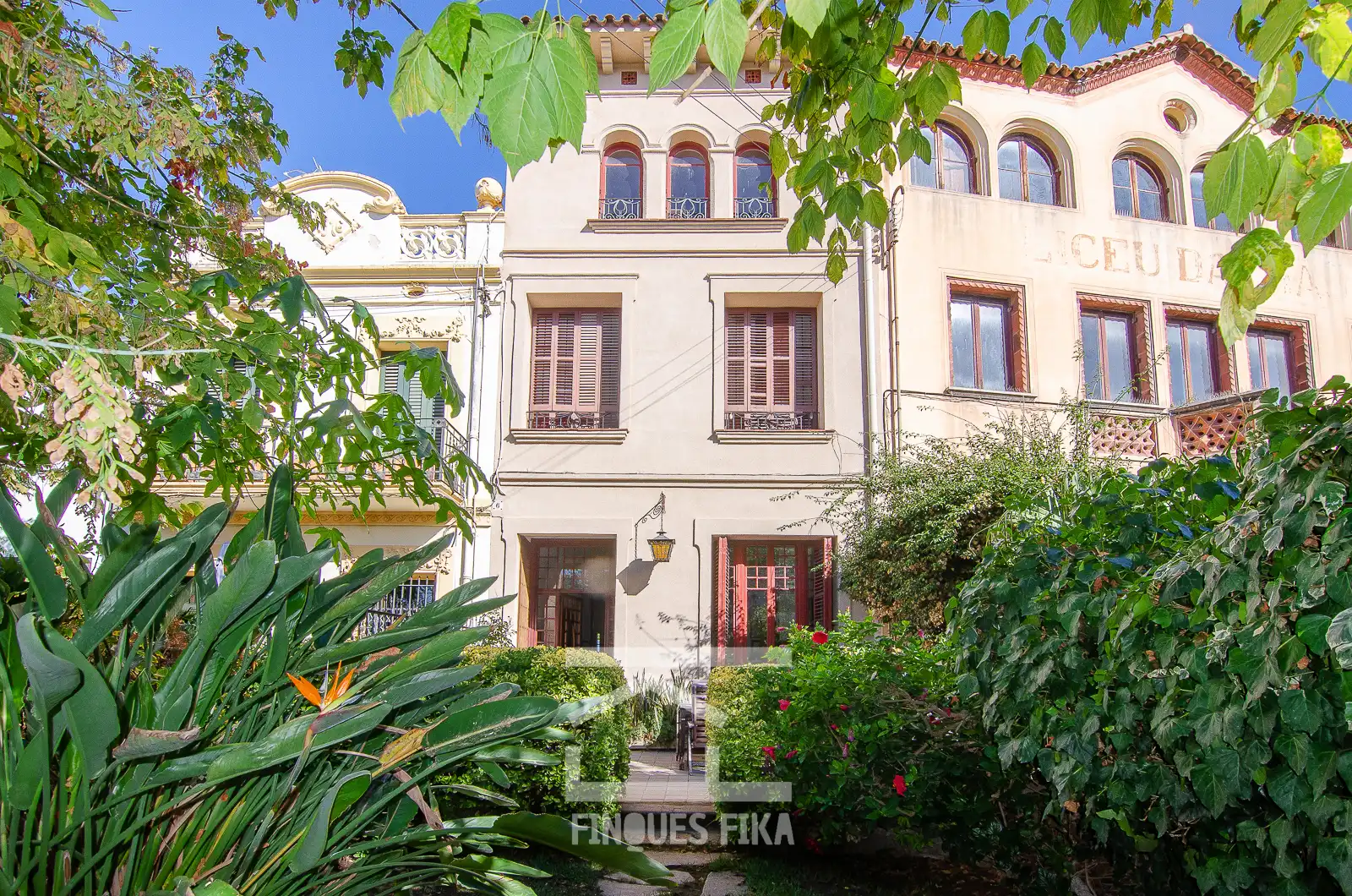 Maison mitoyenne avec terrasse à vendre à Carrer de Sant Magí