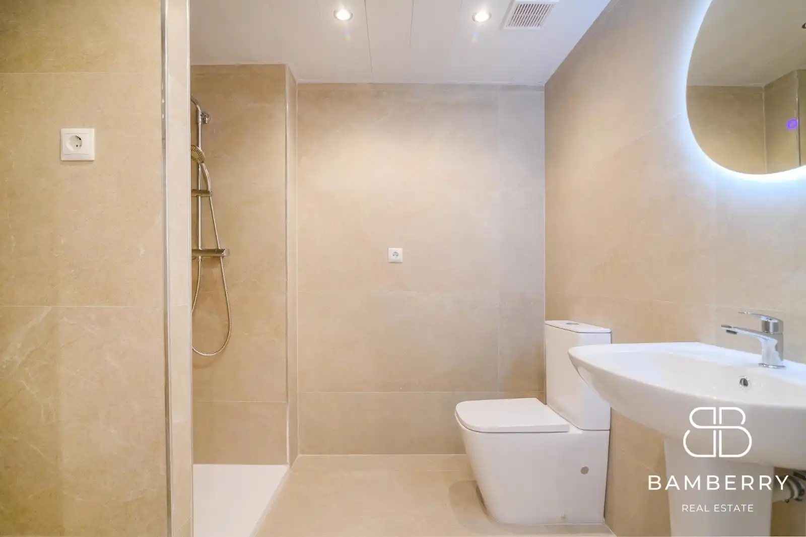 Bathroom of Flat for sale in Sant Boi de Llobregat  with Parquet flooring