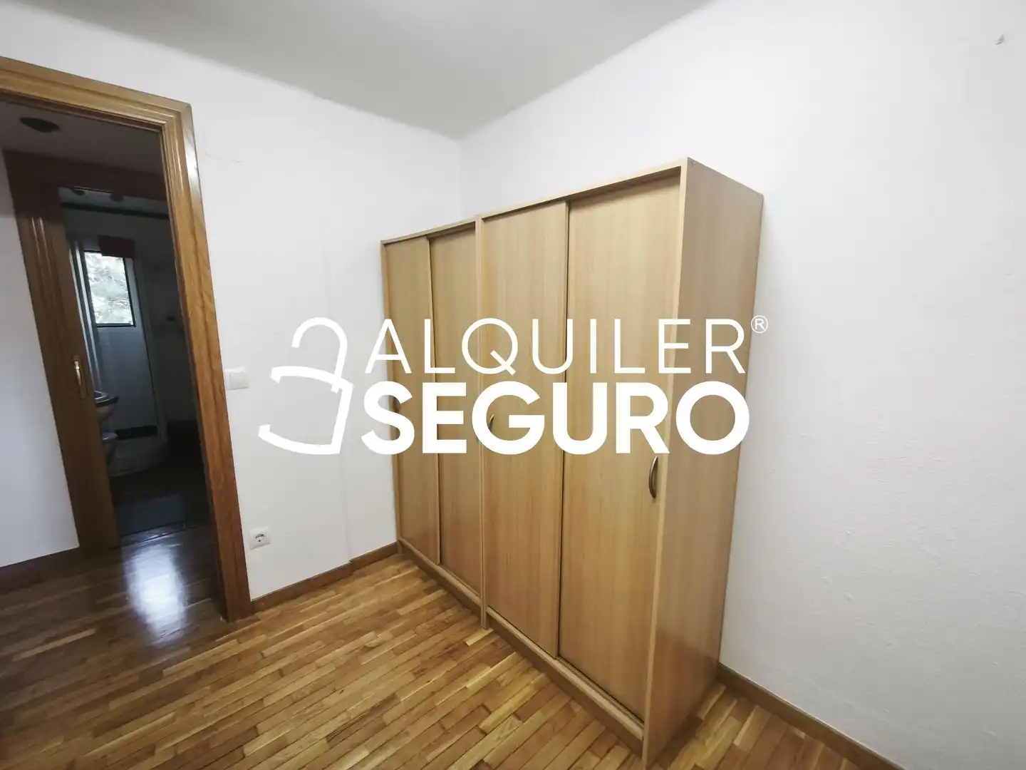 Dormitori de Pis de lloguer en Zaragoza amb Aire condicionat, Calefacció i Terrassa
