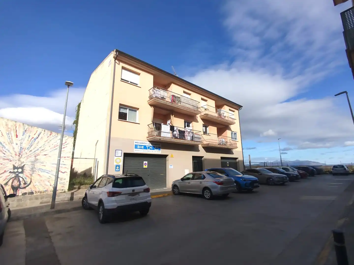 Vista exterior de Piso en venta en La Granada