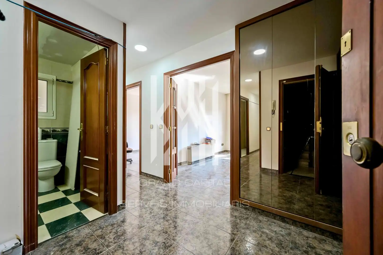 Flat for sale in Salt  with Balcony