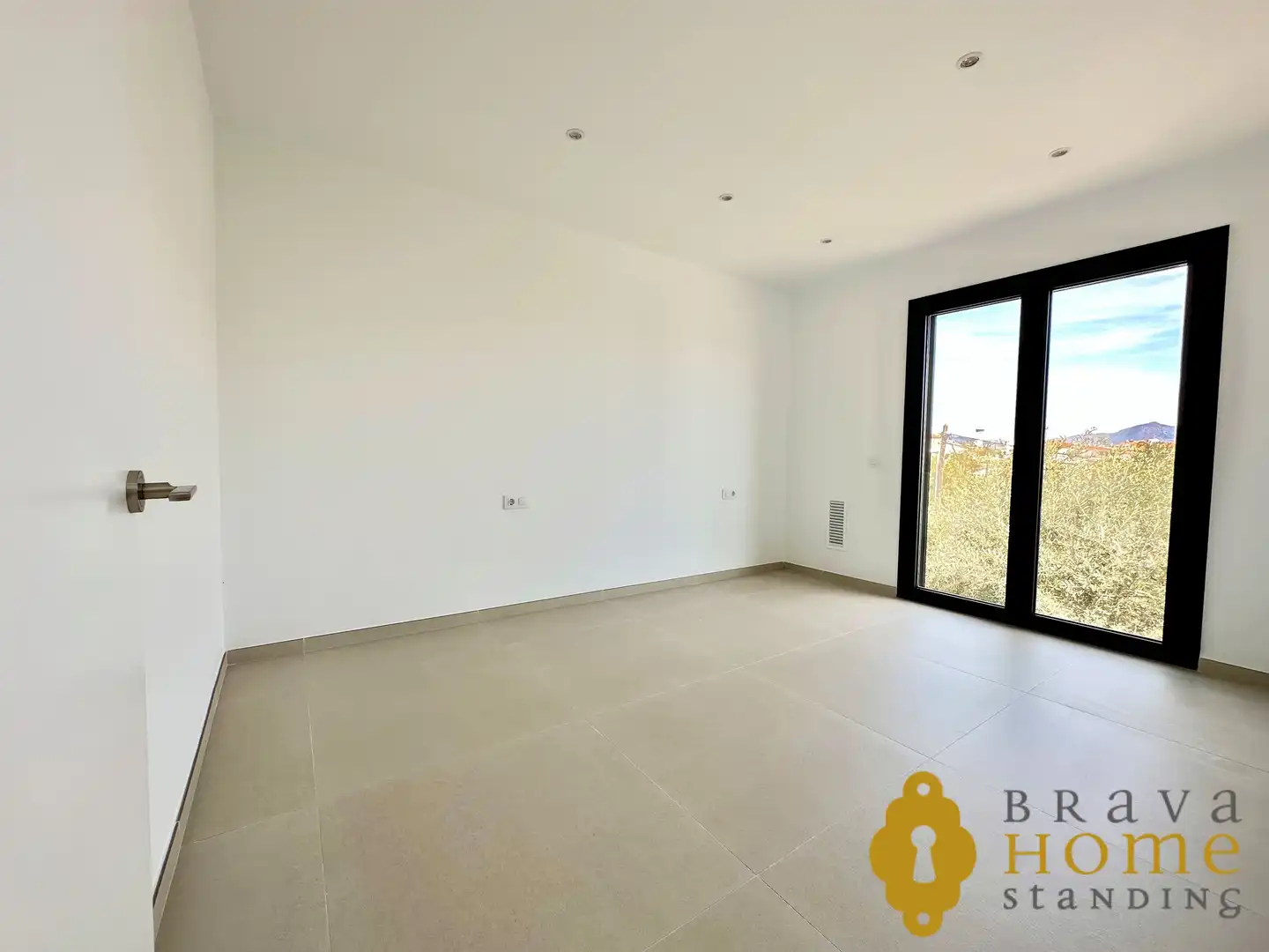 Houses for sale in Empuriabrava  with Air Conditioner, Heating and Private garden