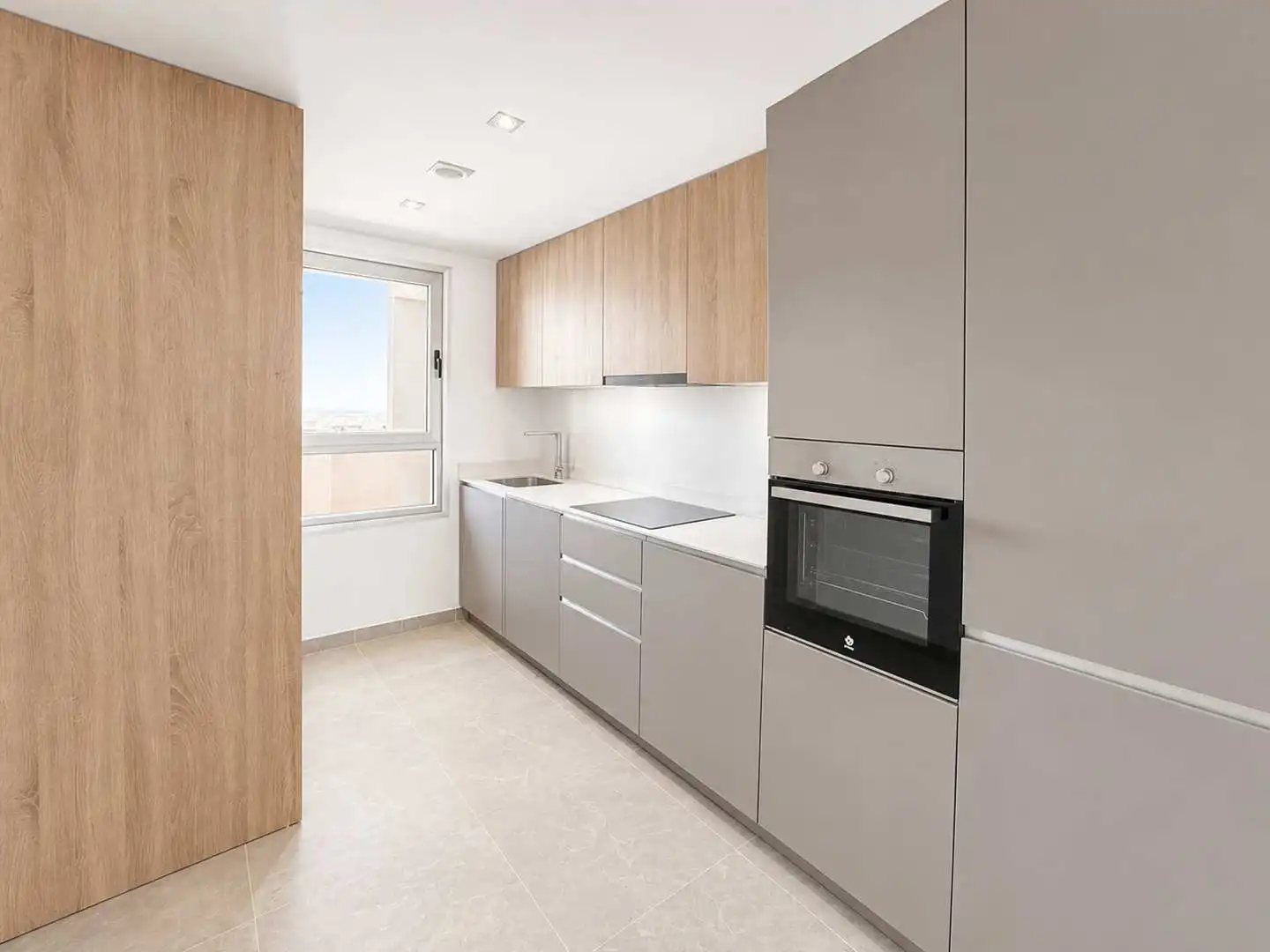 Cocina de Apartamento en venta en Estepona con Aire acondicionado, Calefacción y Terraza