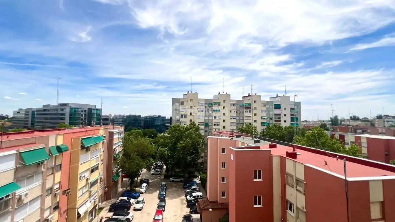 Vista exterior de Pis en venda en Madrid