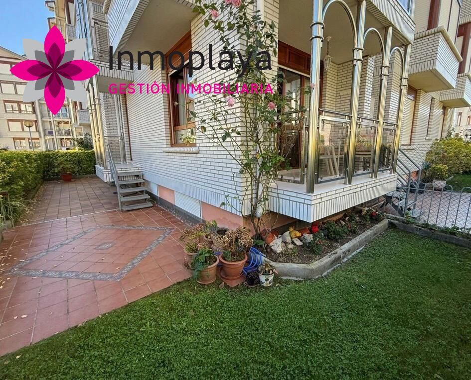 Vista exterior de Planta baixa en venda en Noja amb Terrassa, Balcó i Piscina comunitària