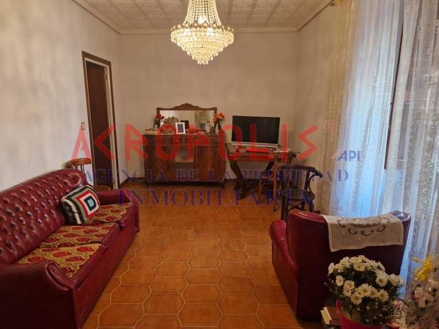 Casa-chalet en Venta en Calle la Torre 3 en Roales de Campos