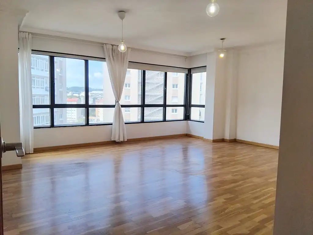 Sala de estar de Piso en venta en A Coruña Capital  con Calefacción, Parquet y Trastero