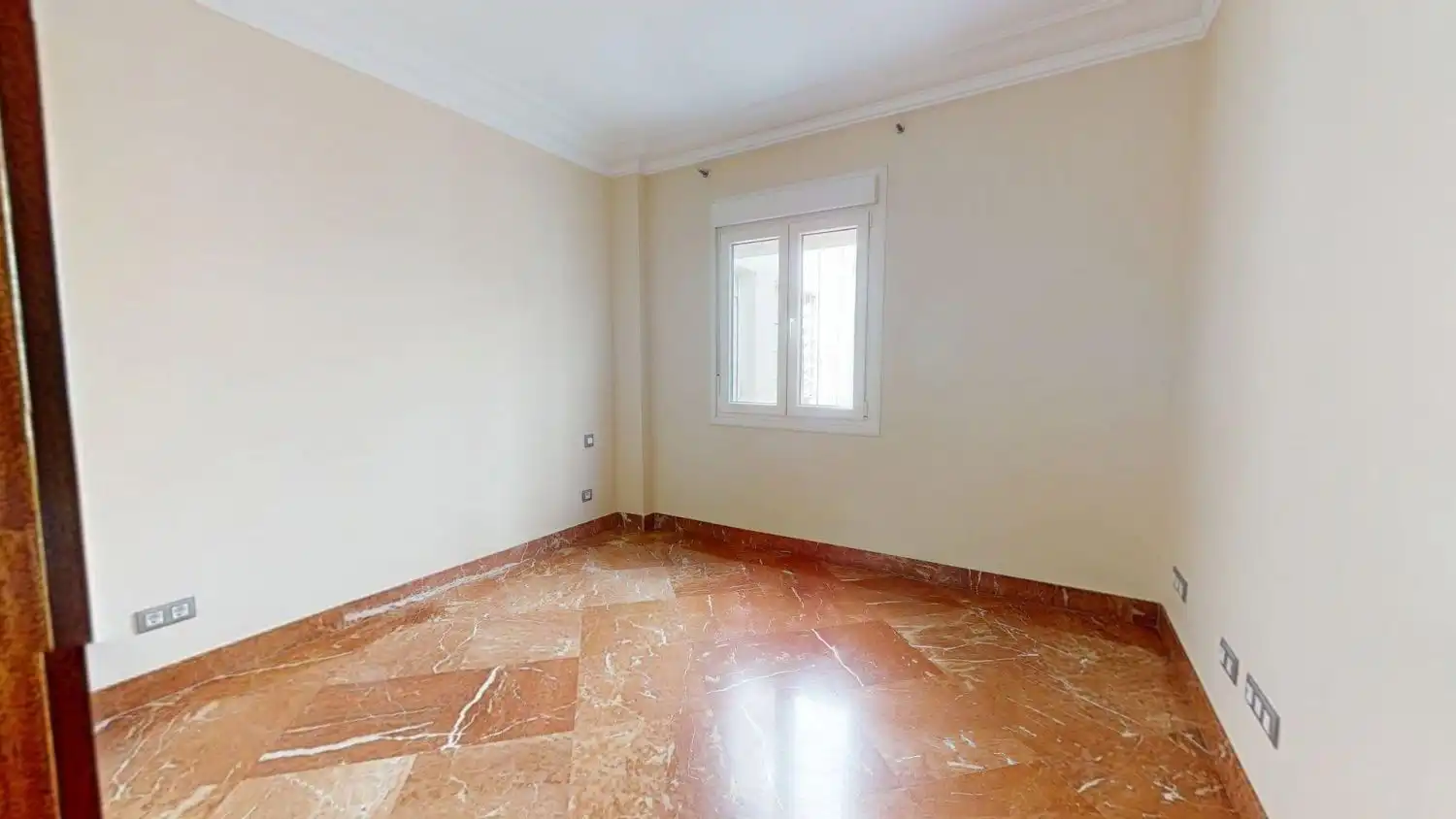 Bedroom of Flat for rent in Sevilla  with Air Conditioner, Heating and Terrace