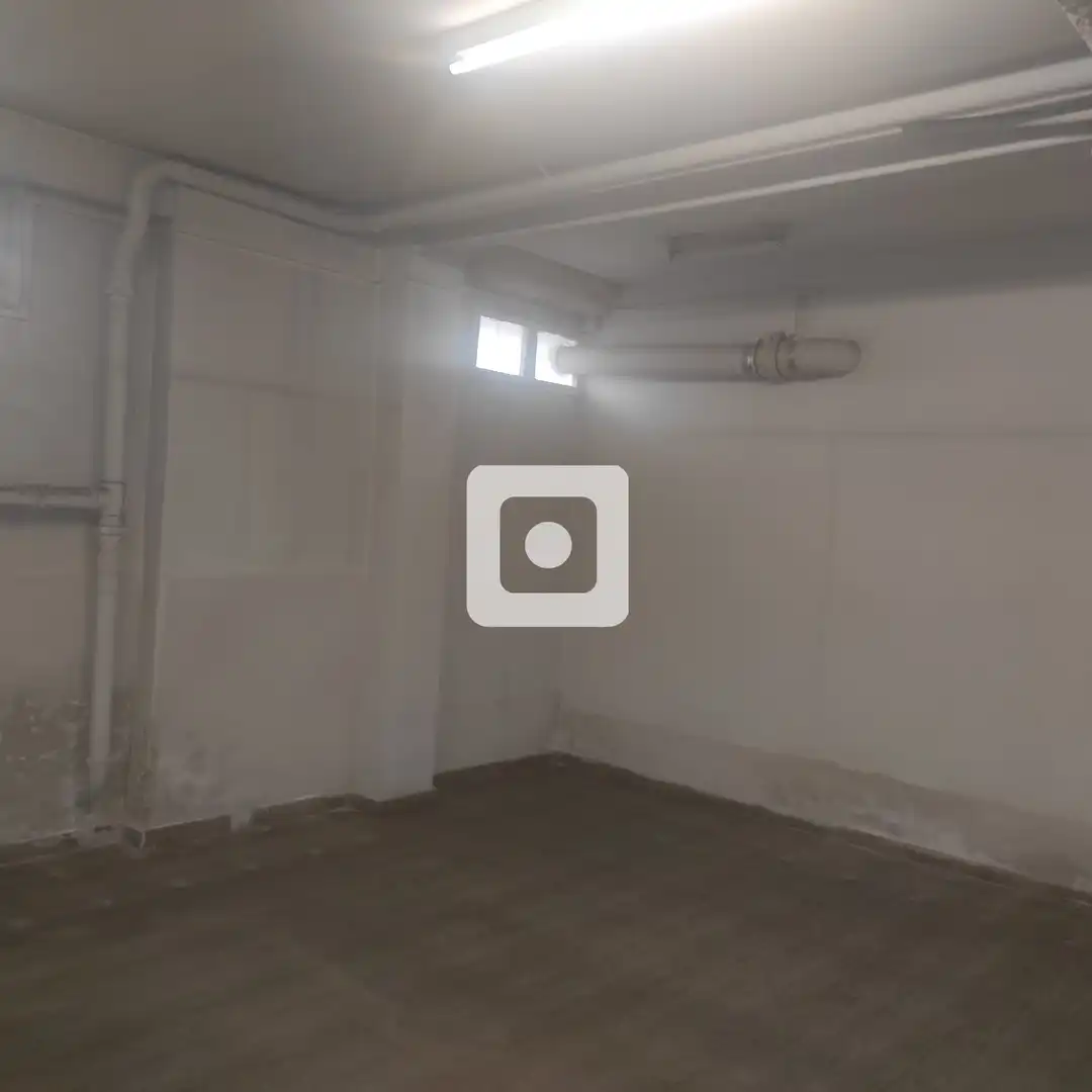 Industrial buildings for rent in de les Cosidores, Egara