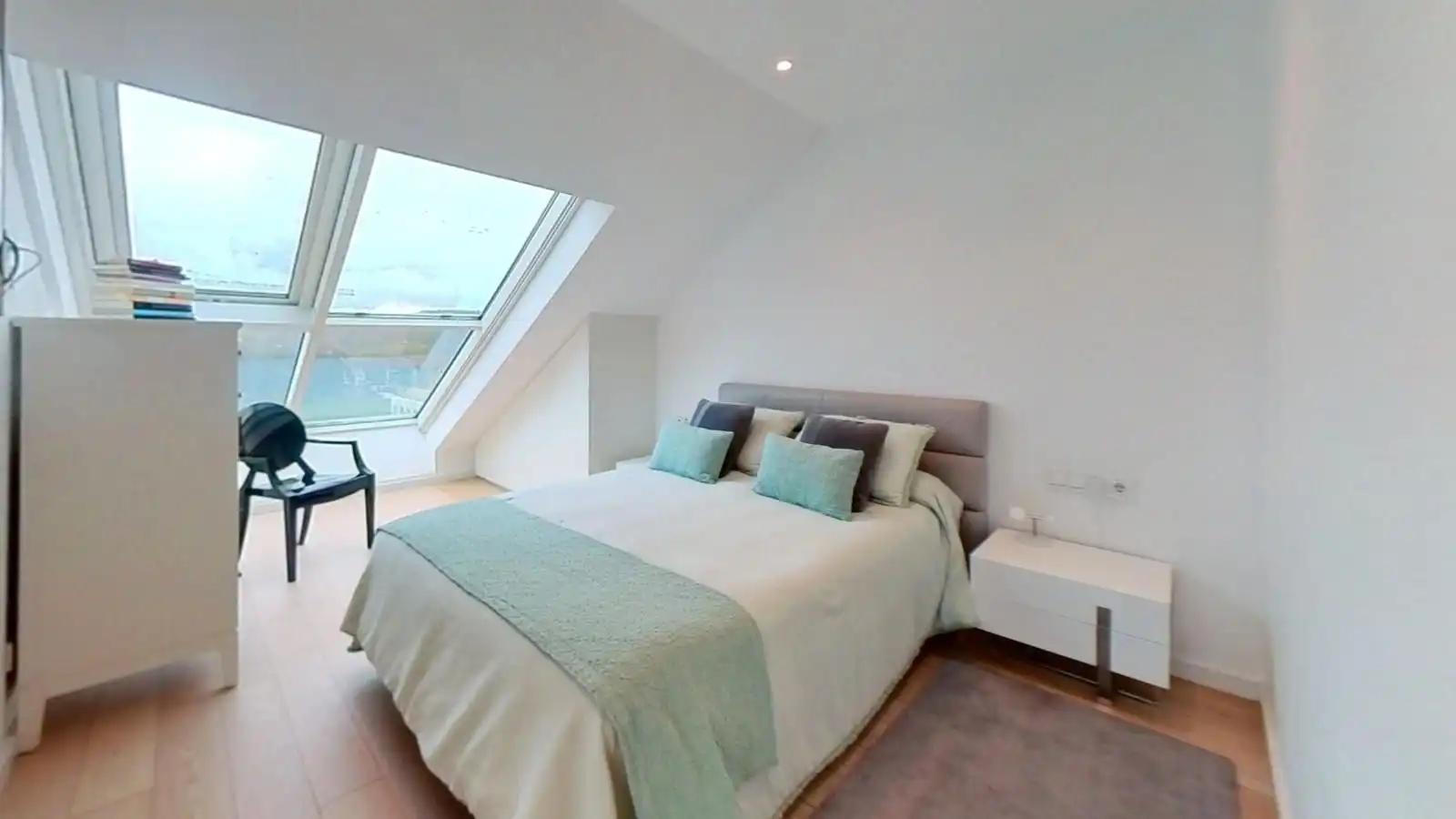 Bedroom of Flat for sale in Santiago de Compostela   with Air Conditioner, Heating and Terrace