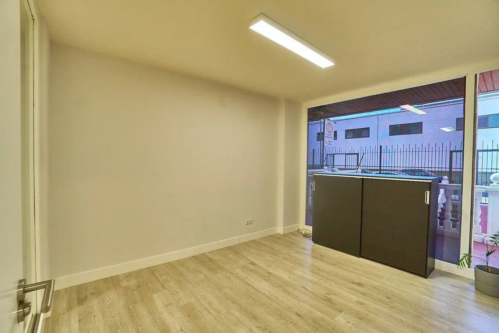 Oficina en venta en Las Palmas de Gran Canaria con Aire acondicionado, Trastero y Amueblado