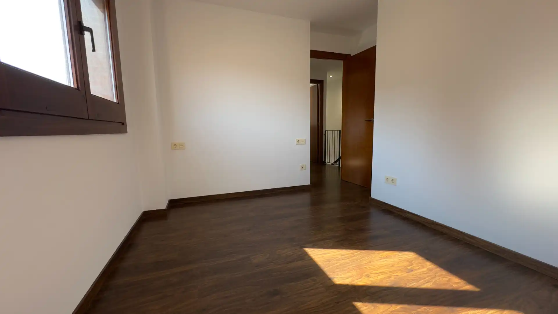 Habitación de Dúplex en venta en Sant Llorenç Savall con Calefacción, Parquet y Horno