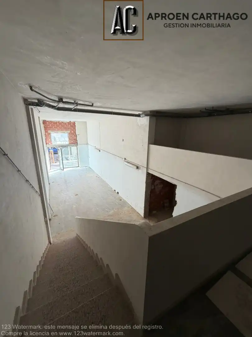 Local comercial de lloguer a Calle Campos, imagen 4