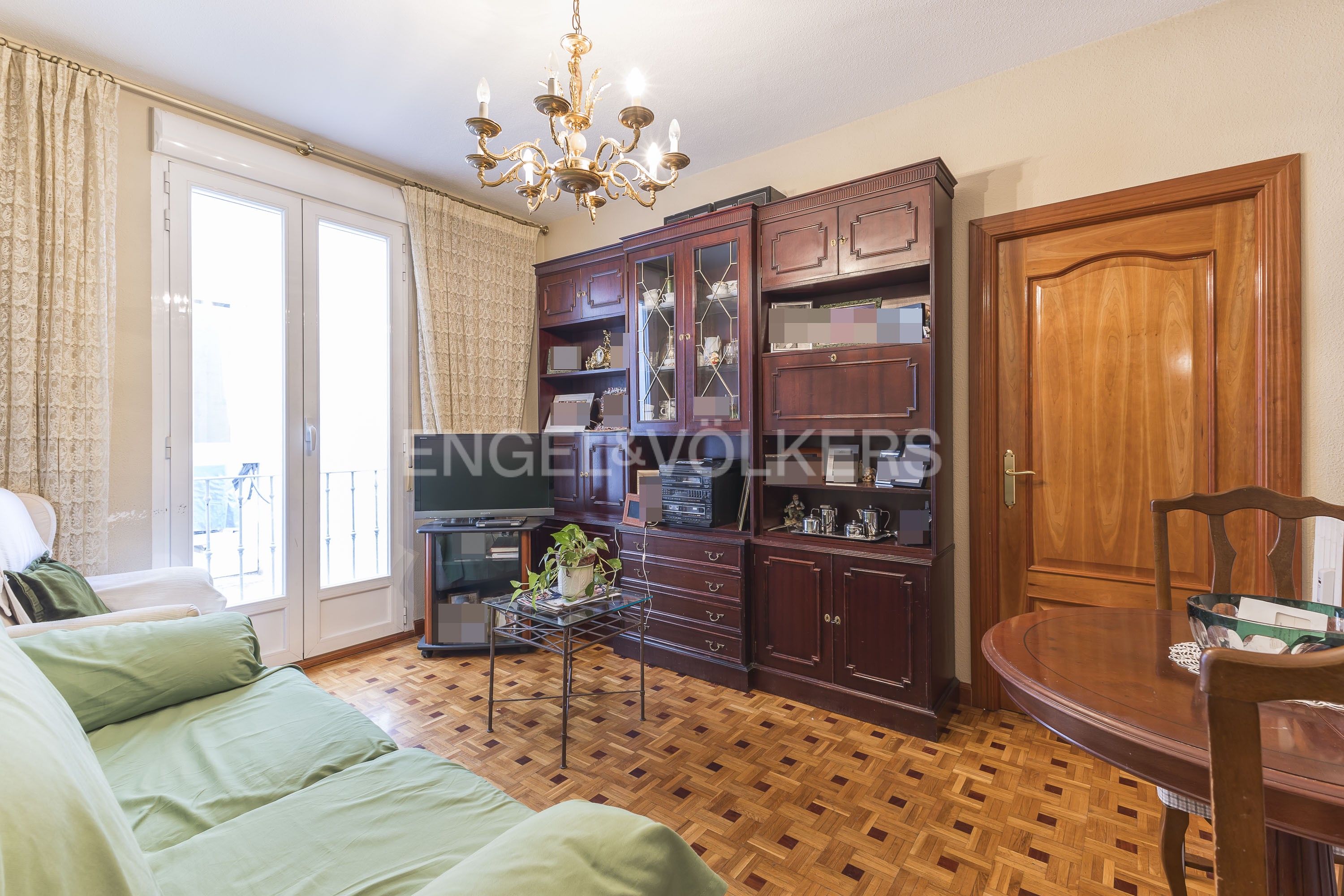 Living room of Apartment for sale in  Madrid Capital  with Air Conditioner, Heating and Parquet flooring