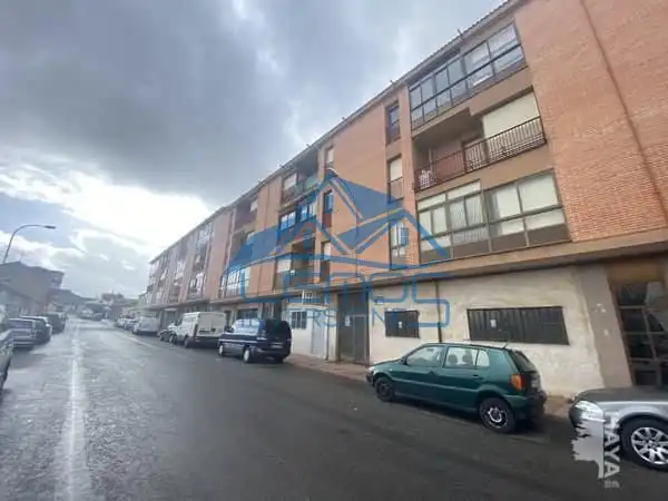 Vista exterior de Piso en venta en La Bañeza 